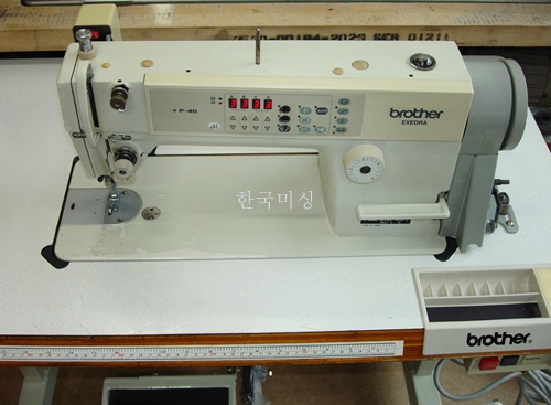 737-413 005.jpg