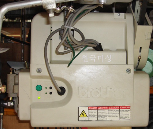 737-413 006.jpg